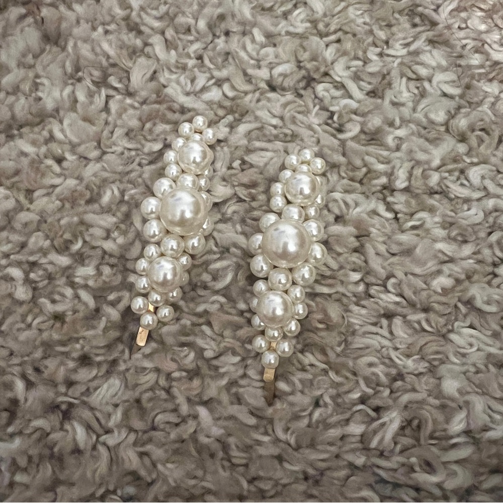 Pearl White Hair Clips